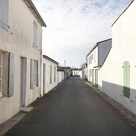 Design A Loix-en-re - 2 Etoiles - Centre Village Loix